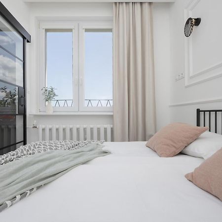 Elegancki Apartament Dla 4 Osob W Warszawie By Noclegi Renters Warszawa Eksteriør billede